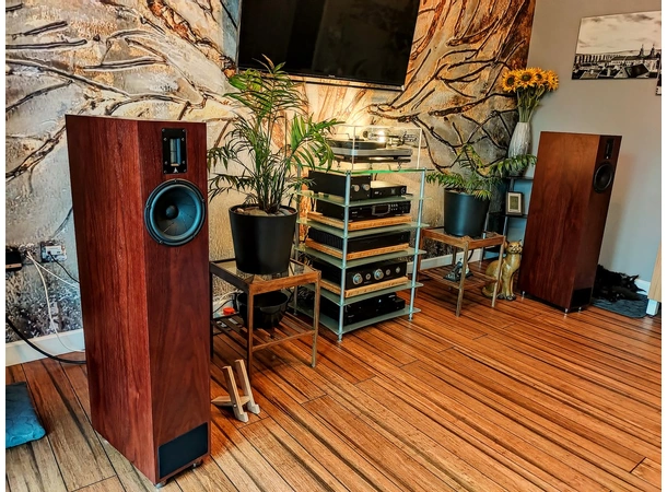 Kerr Acoustics K320 MK3 Matt Treverk S modell. Gulvhøyttaler. Par 